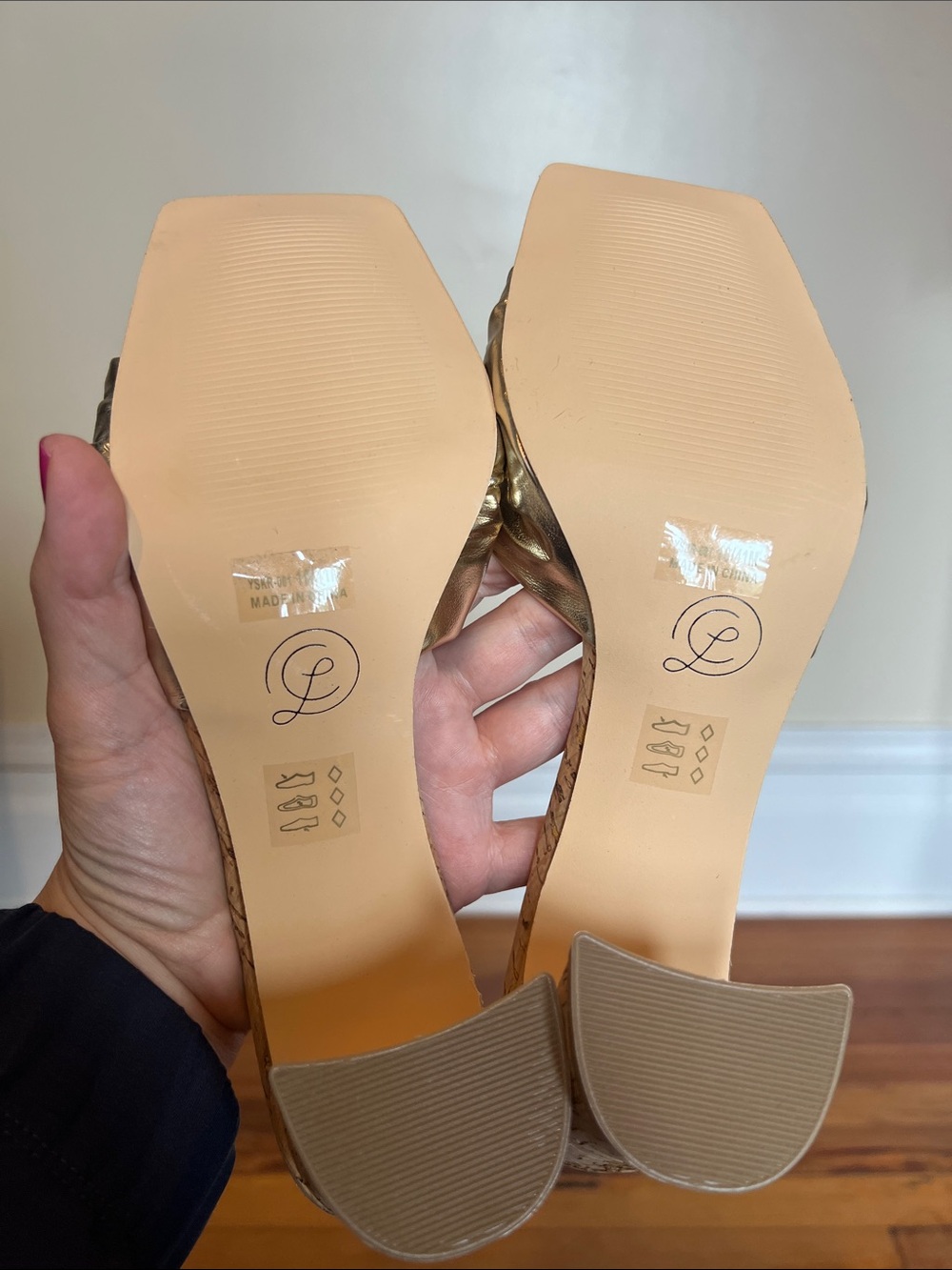Chinese Laundry Gold Metallic Knotted Cork Chunky Heel Sandals Mules Sz 8 & 10 - Picture 11 of 11
